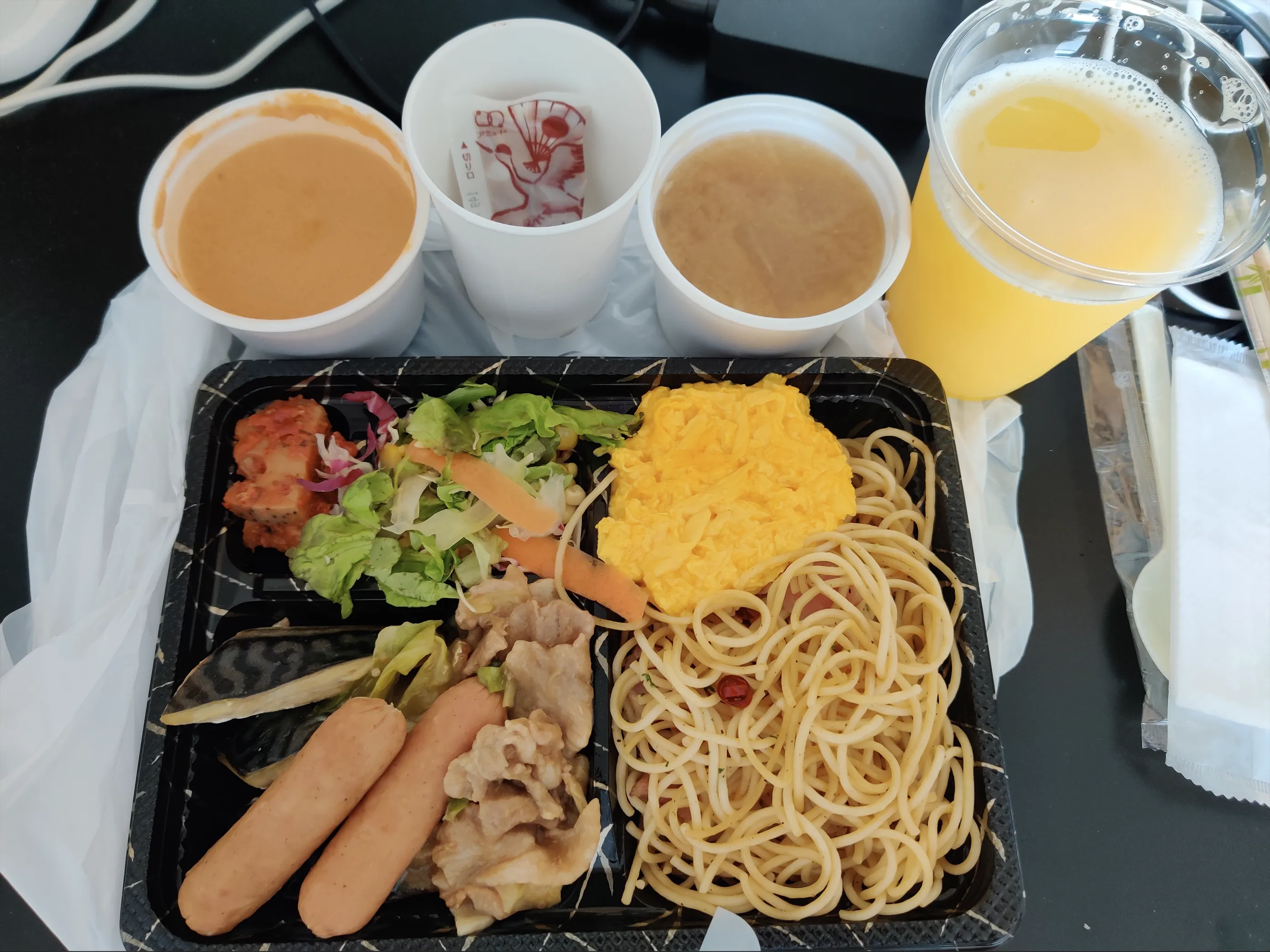 第七天早餐，拿得越来越多了