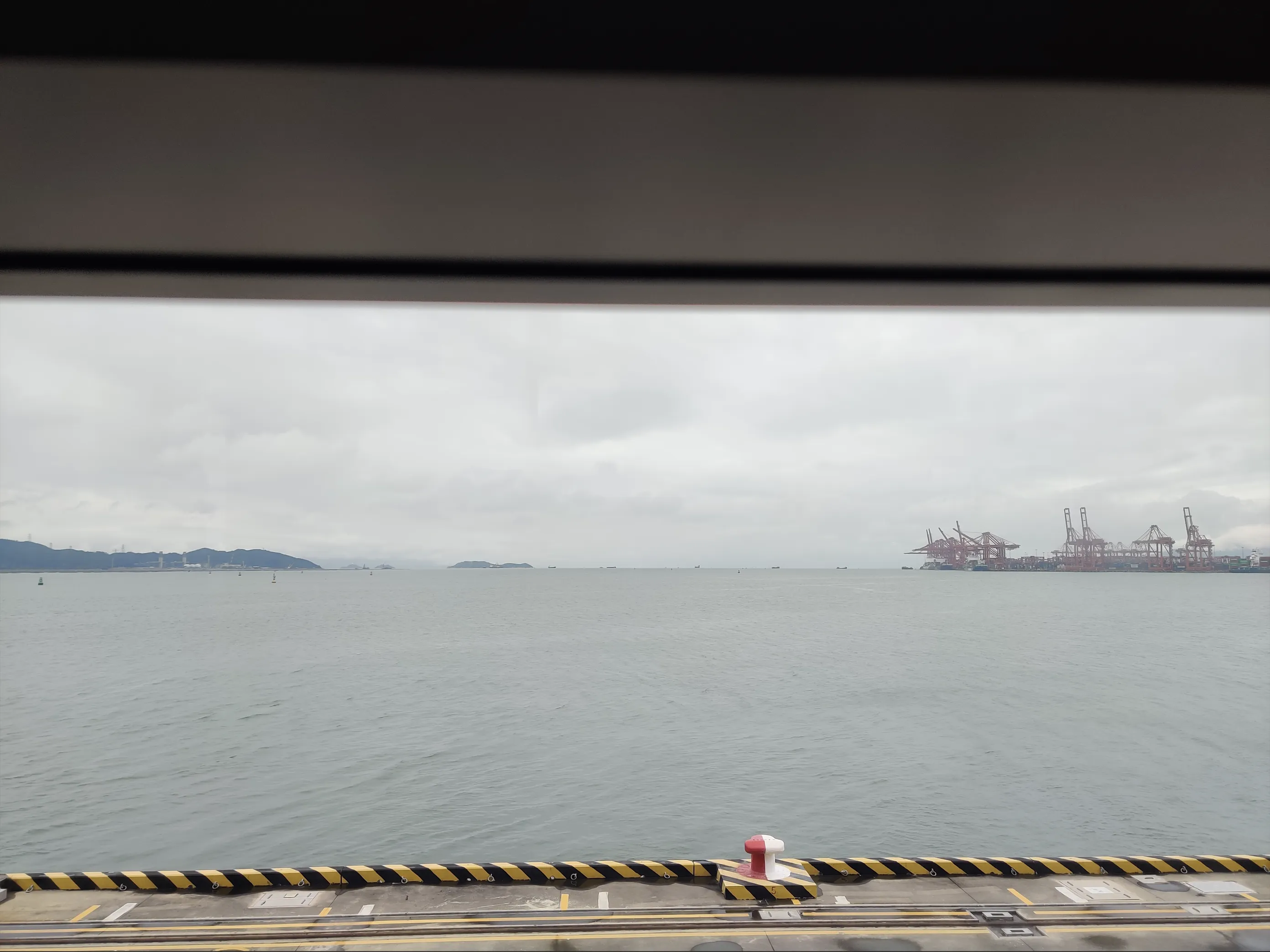 对面就是香港
