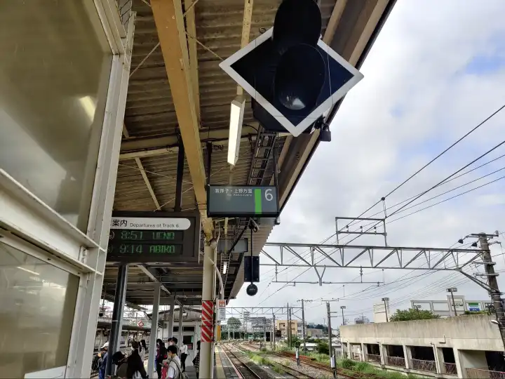 进站候车！雀跃里带着些许不安，原来这就是「ドキドキ」（心跳加速）的感觉